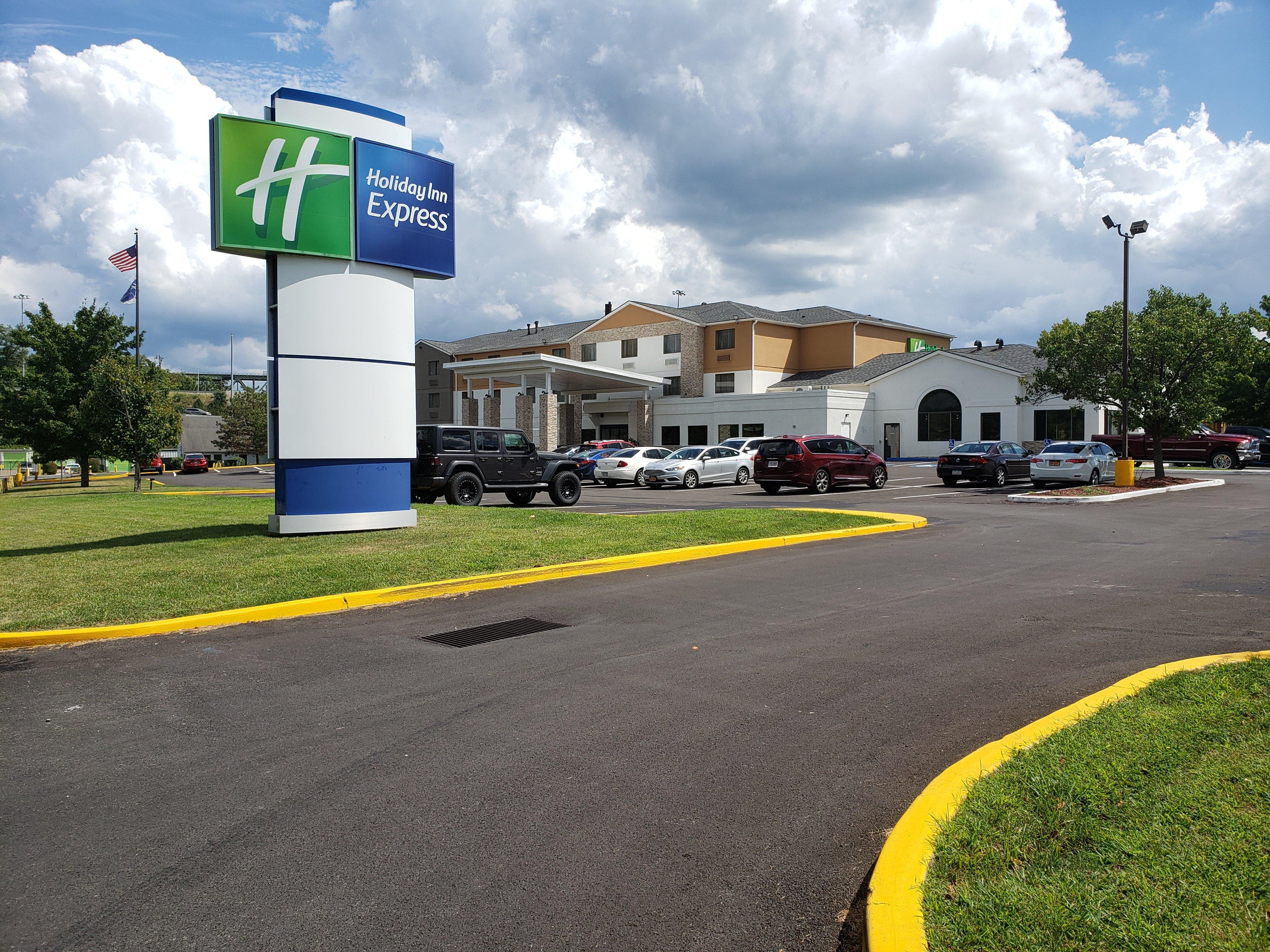 Holiday Inn Express Hotel Pittsburgh-North/Harmarville By Ihg Exterior photo
