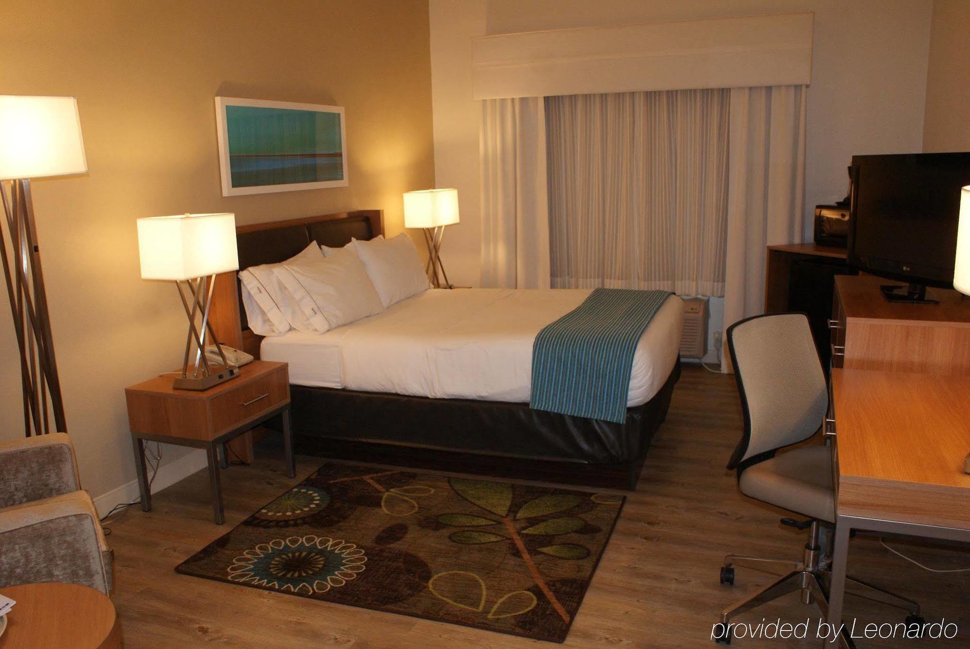 Holiday Inn Express Hotel Pittsburgh-North/Harmarville By Ihg Exterior photo